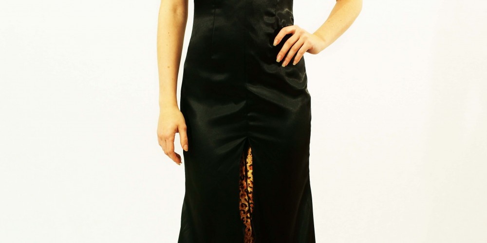 Vestido de tirantes cruzados con ribete estampado animal