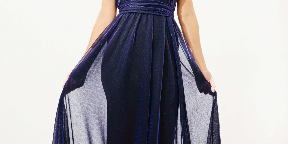 Vestido largo de gasa azul noche brillante con un solo tirante