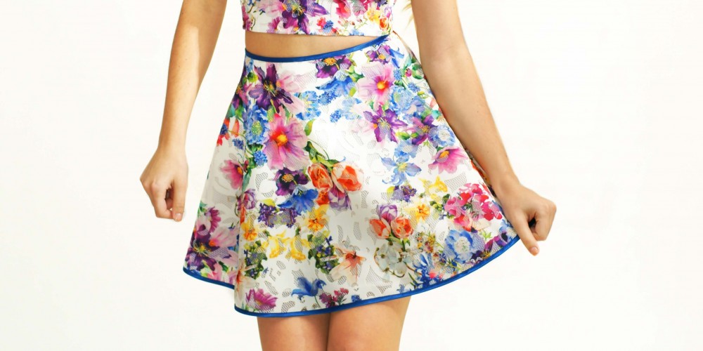 Crop Top de neopreno floral con solapas